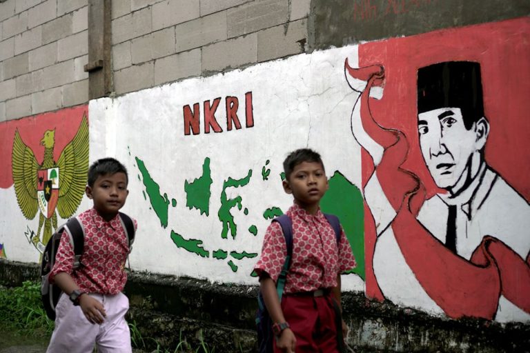 Terjebak Nasionalisme: Pengajaran Sejarah di Ruang Ajar Indonesia